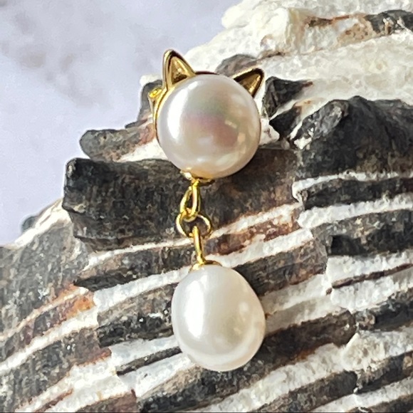18K Gold Plated Over 925S Silver 8mm Freshwater Pearl Earrings Big Kitten Shaped - Picture 5 of 13